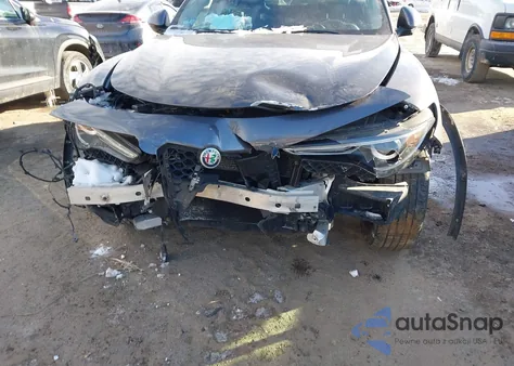 2018 Alfa Romeo Stelvio Sport Awd z USA, uszkodzony, nr VIN ZASFAKPNXJ7B59015